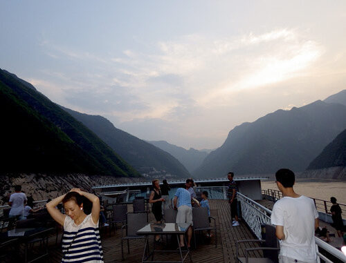 5209bbd4b2cdb-m.s.-yangtze-2-reviewing-14